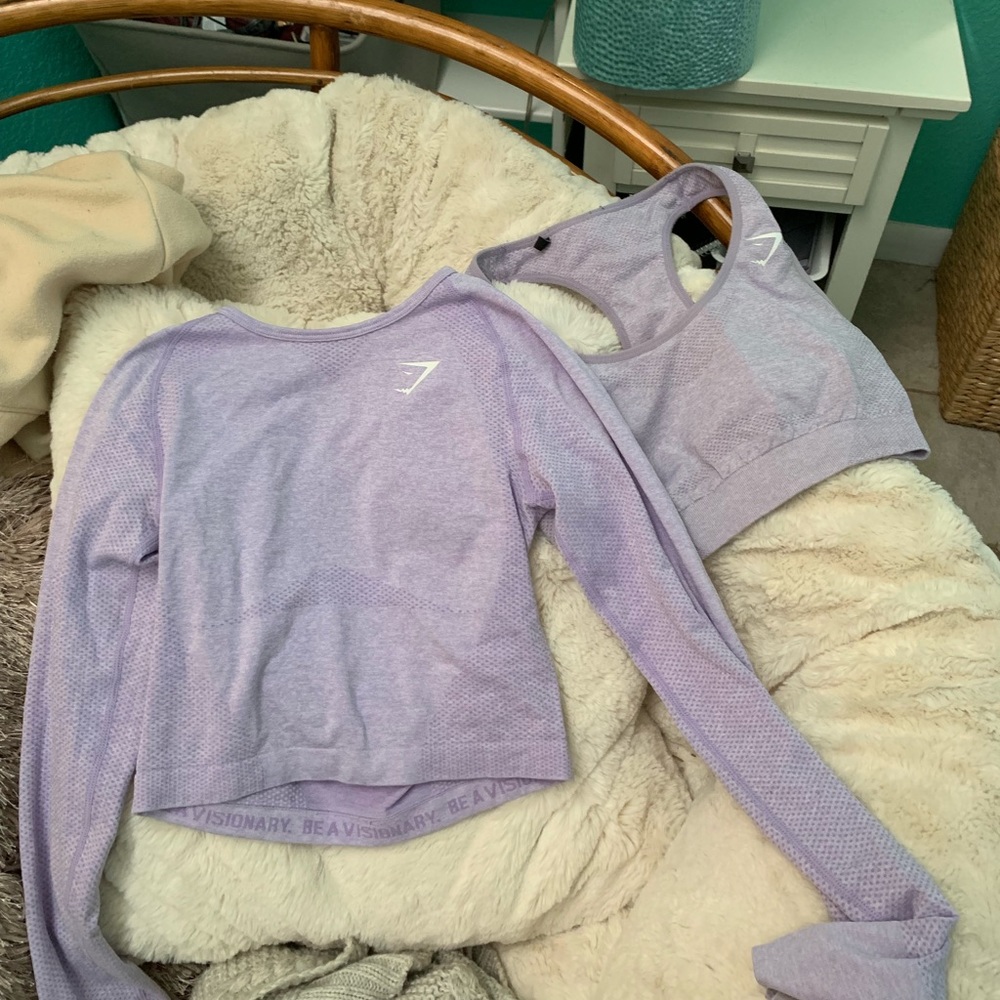 Gymshark croptop and matching sports bra